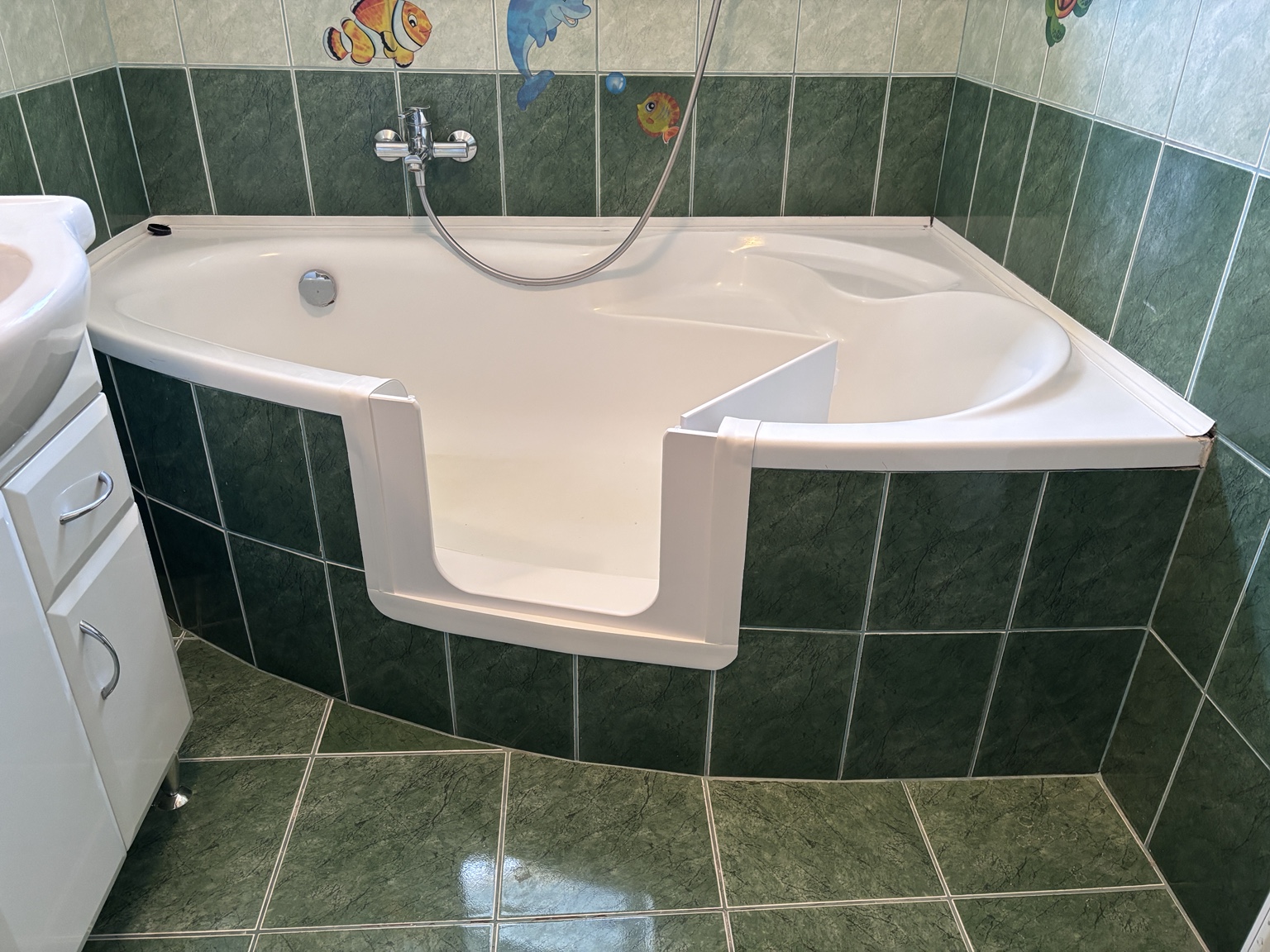 Nyitott kádajtó